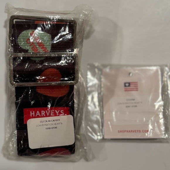 Harvey’s Seatbelt Conversation Hearts click n carry strap & bag charm / NEW tags - Picture 2 of 5